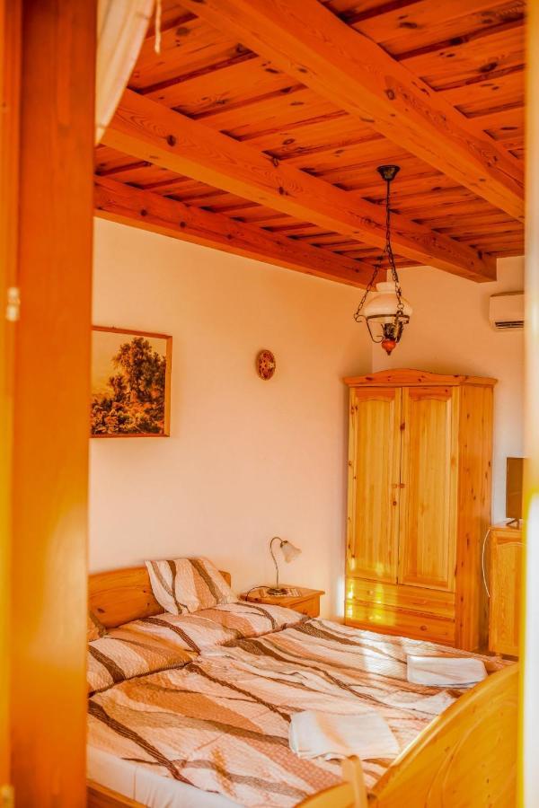Nosztalgia Vendeghaz Hotell Zalaegerszeg Exteriör bild