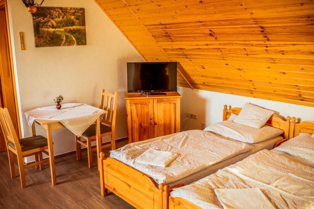 Nosztalgia Vendeghaz Hotell Zalaegerszeg Exteriör bild