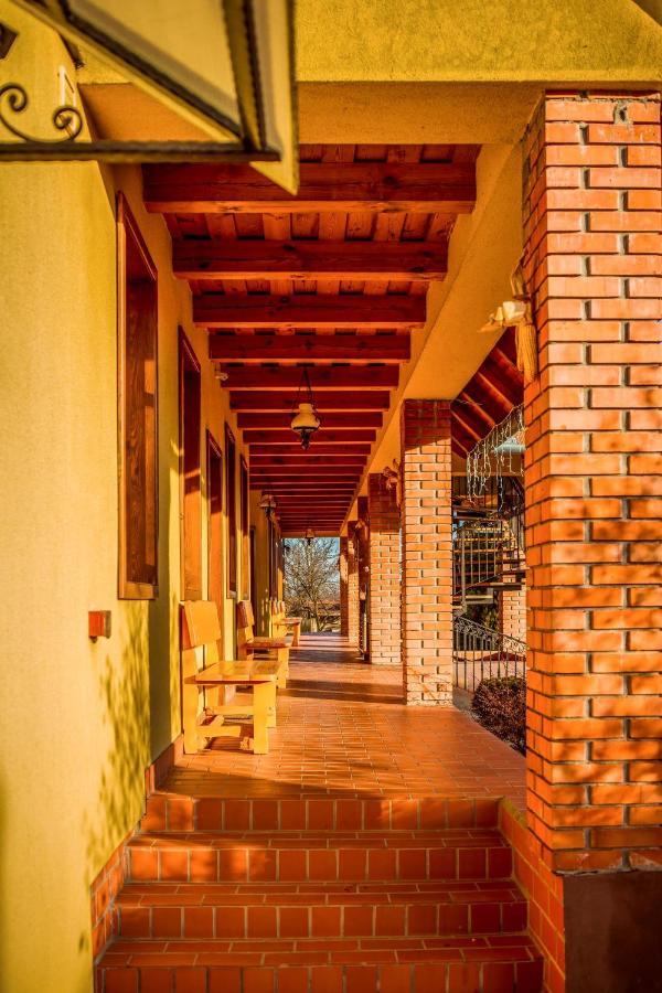 Nosztalgia Vendeghaz Hotell Zalaegerszeg Exteriör bild