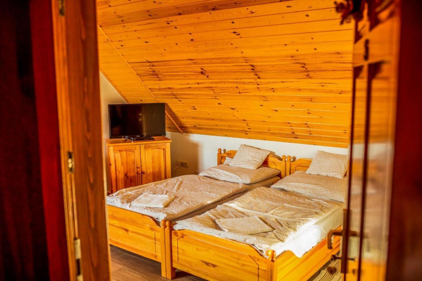 Nosztalgia Vendeghaz Hotell Zalaegerszeg Exteriör bild