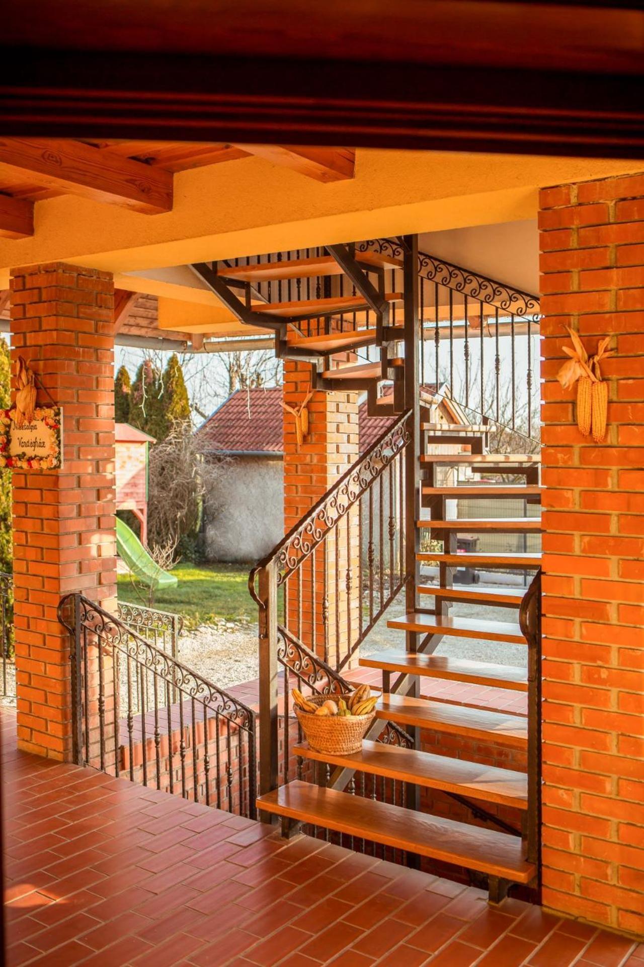 Nosztalgia Vendeghaz Hotell Zalaegerszeg Exteriör bild