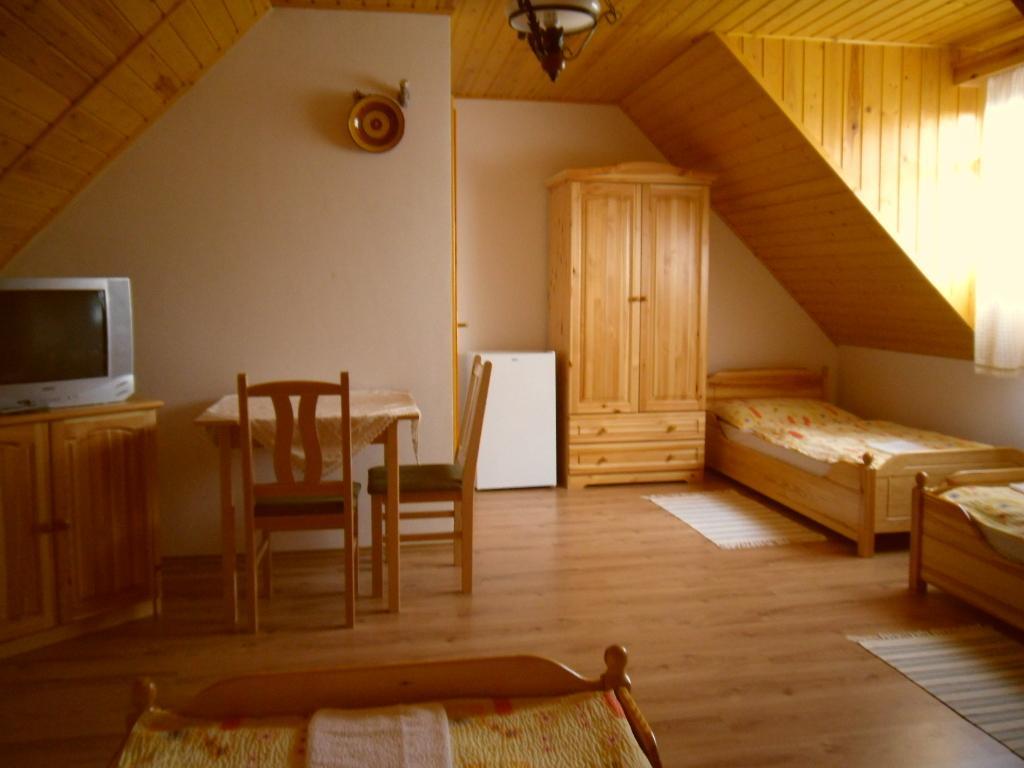 Nosztalgia Vendeghaz Hotell Zalaegerszeg Rum bild