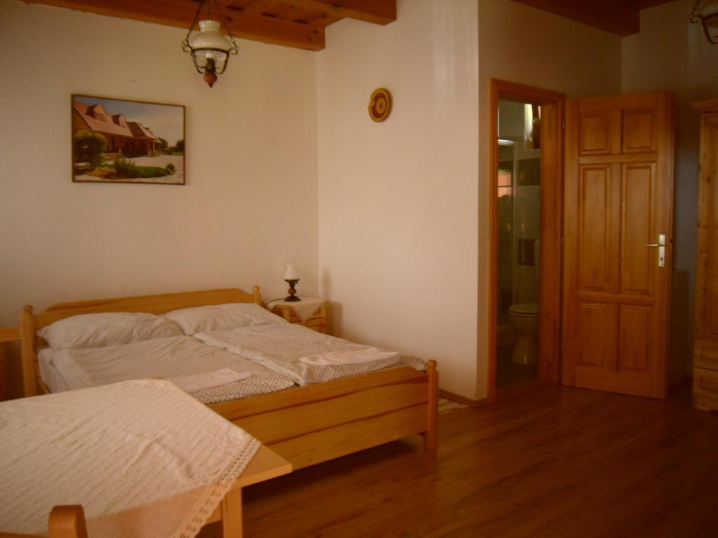 Nosztalgia Vendeghaz Hotell Zalaegerszeg Rum bild