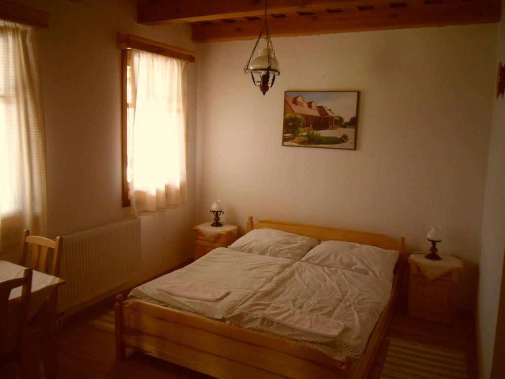 Nosztalgia Vendeghaz Hotell Zalaegerszeg Rum bild